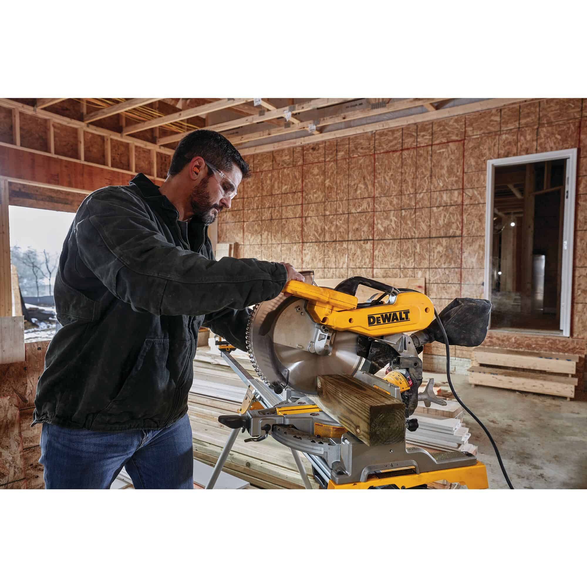 DEWALT 12-in 15-Amp Dual Bevel Compound Corded Miter Saw