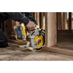 DEWALT XR 20-volt Max 7-1/4-in Brushless Cordless Circular Saw Kit (Battery & Charger Included)