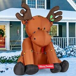 WELLFOR 8.5-ft Lighted Reindeer Christmas Inflatable