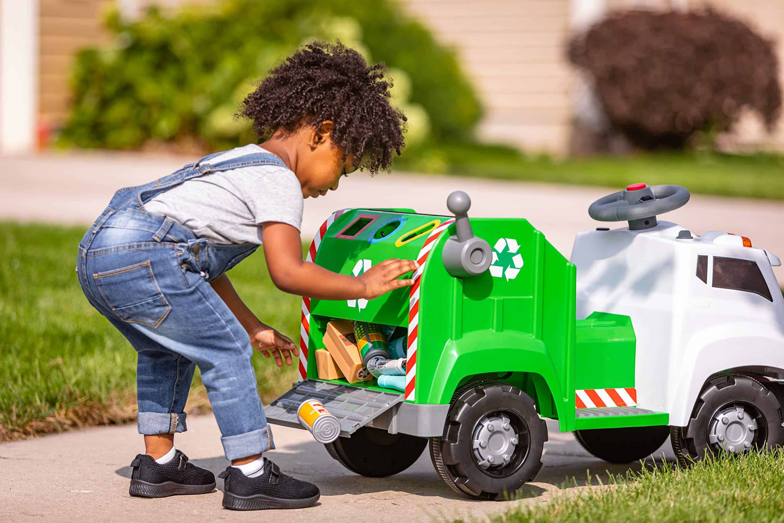 Kid Trax Real Rigs Toddler Recycling Truck Interactive Ride On Toy, Kids Ages 1.5-4 Years, 6 Volt Battery and Charger, Green