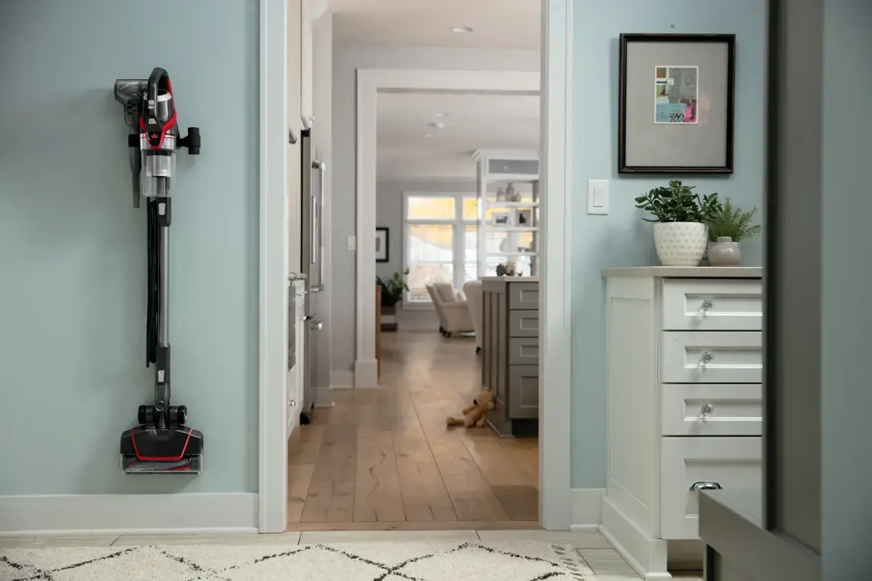 BISSELL - CleanView Pet Slim Corded Vacuum - Mambo Red
