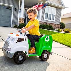 Kid Trax Real Rigs Toddler Recycling Truck Interactive Ride On Toy, Kids Ages 1.5-4 Years, 6 Volt Battery and Charger, Green