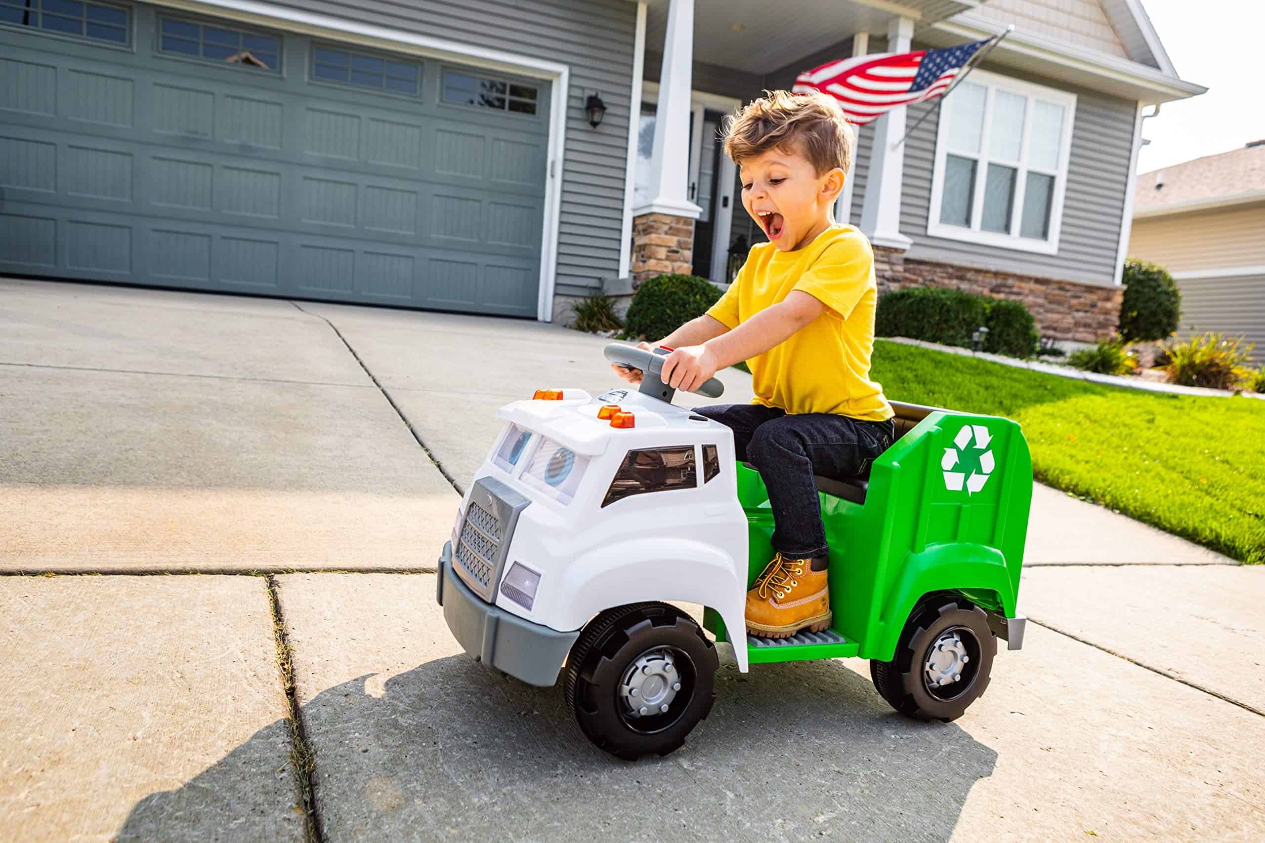 Kid Trax Real Rigs Toddler Recycling Truck Interactive Ride On Toy, Kids Ages 1.5-4 Years, 6 Volt Battery and Charger, Green