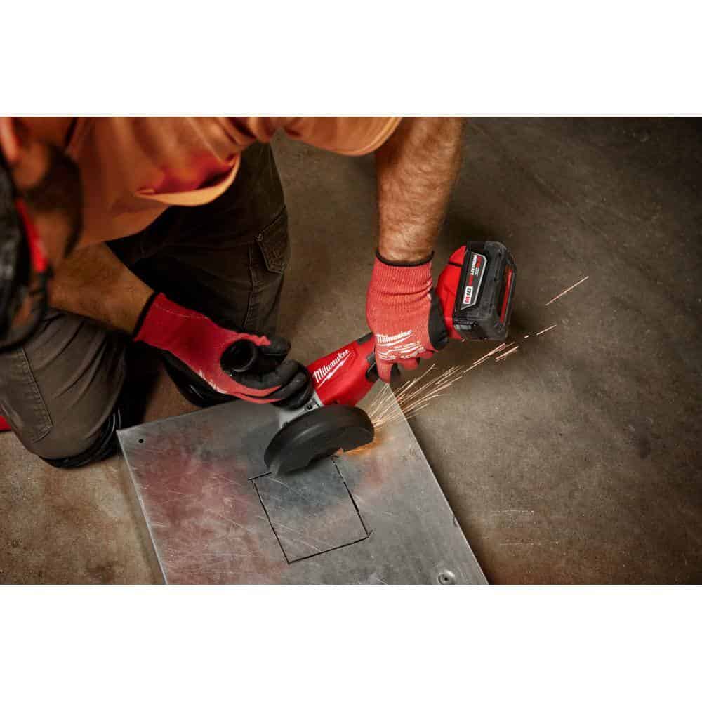 Milwaukee M18 18V Lithium-Ion Brushless Cordless 4-1/2 in./5 in. Grinder w/Paddle Switch (Tool-Only)