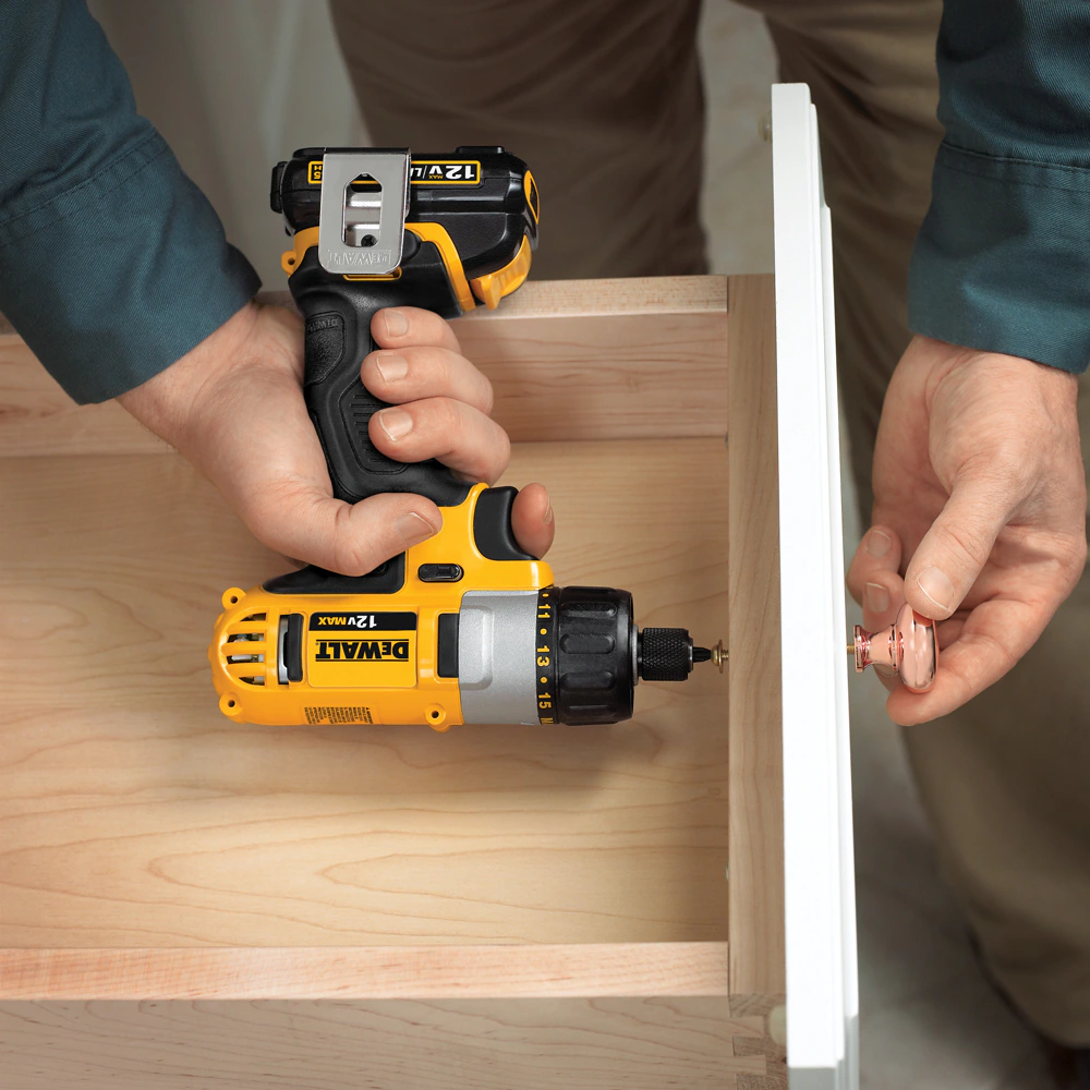 DEWALT 12-volt Max 1/4-in Cordless Screwdriver (Battery & Charger Included)