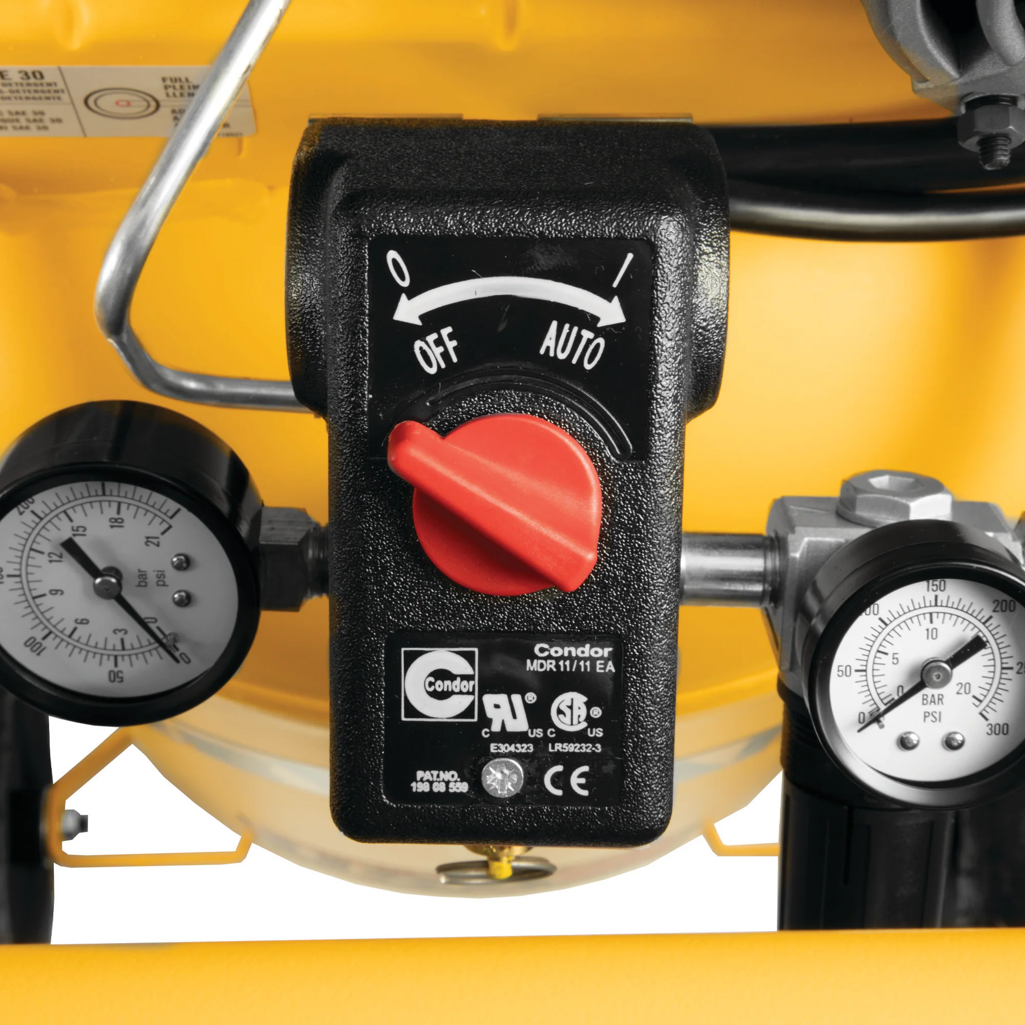 DEWALT 25-Gallon Portable Electric 200 PSI Vertical Air Compressor