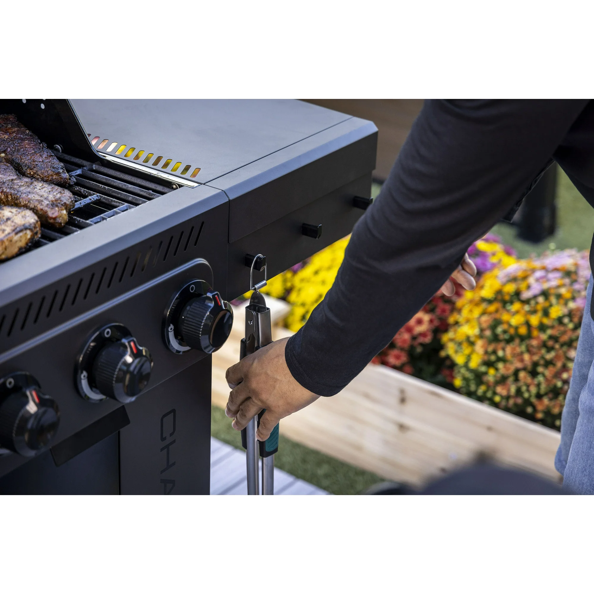 Charbroil Performance Series FlavorMax 5-Burner Gas Grill with Side Burner and 12" Griddle