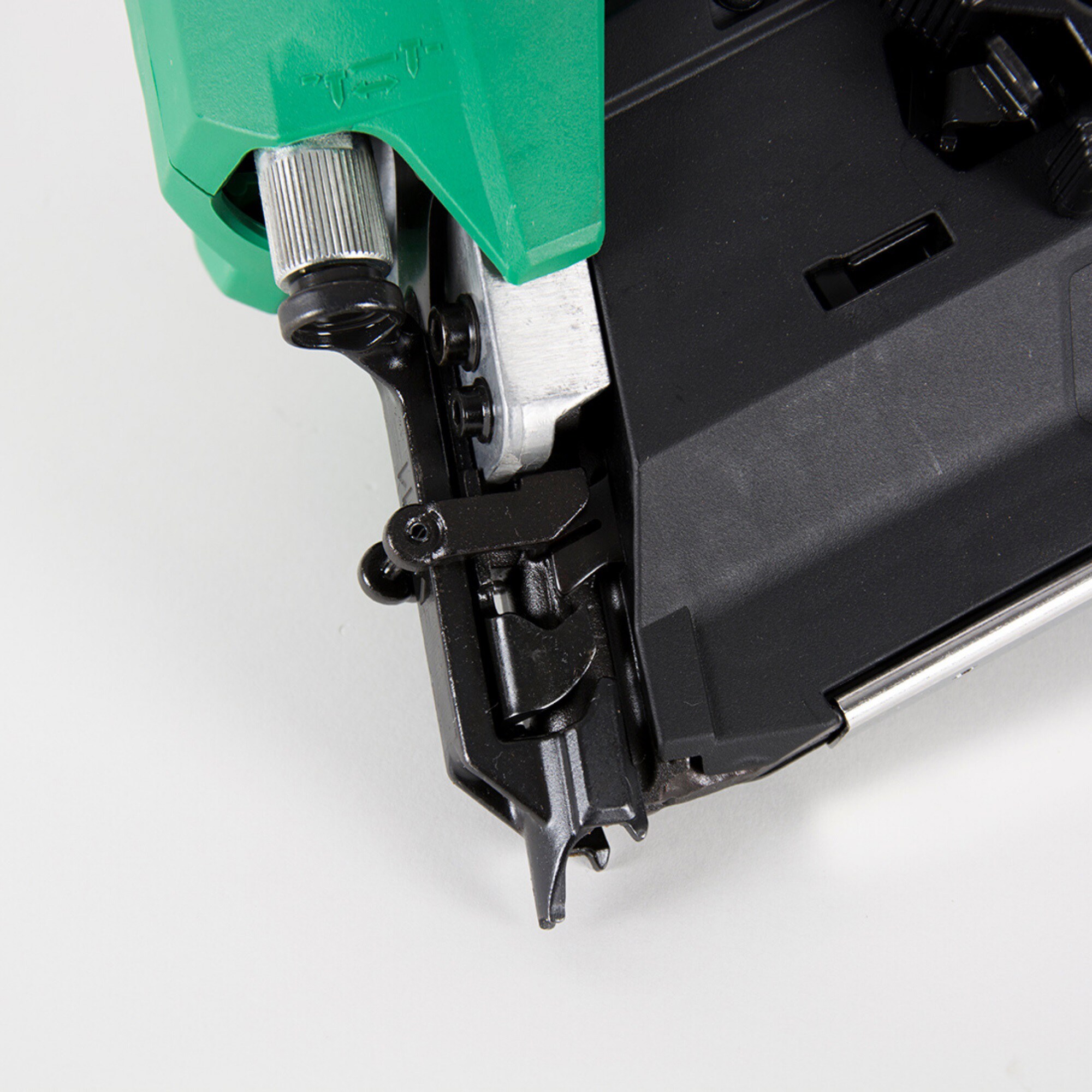 Metabo HPT 3-1/2-in 21 -Degree Cordless Battery Included and Charger Included ) - Image 10