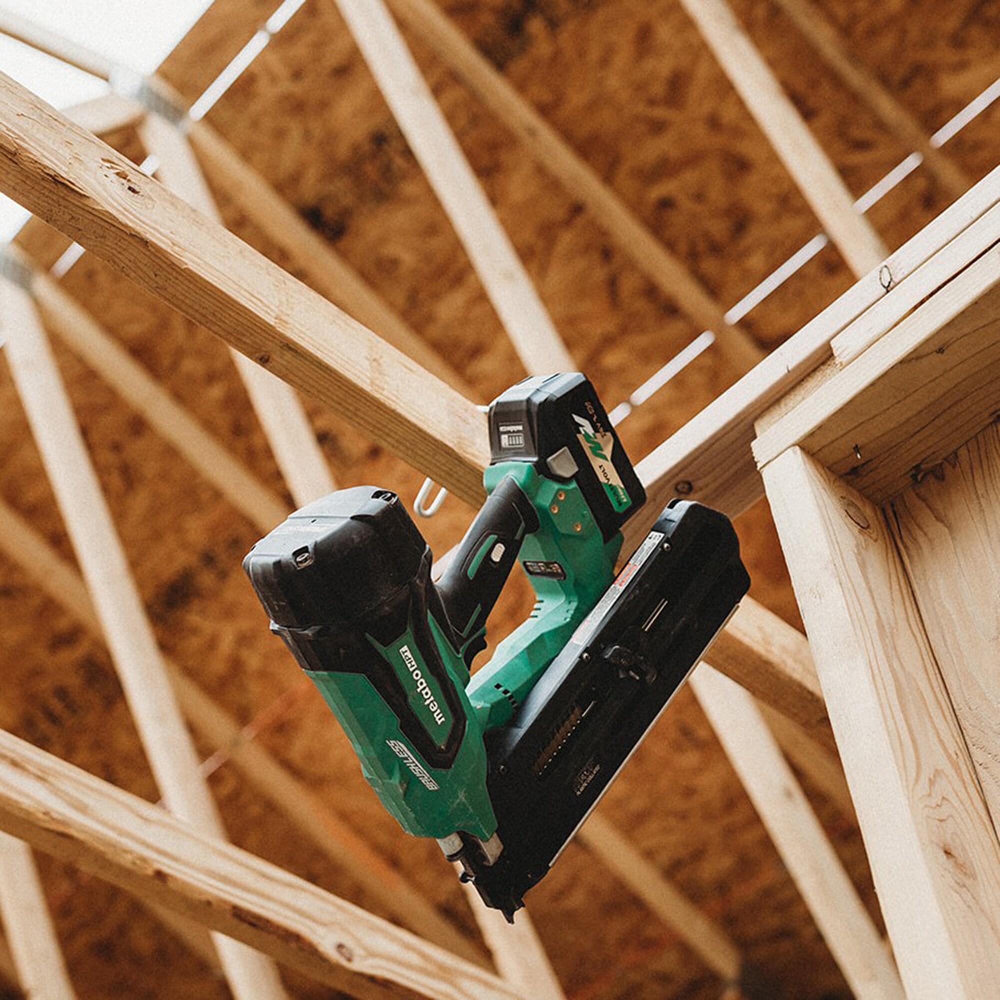 Metabo HPT 3-1/2-in 21 -Degree Cordless Battery Included and Charger Included ) - Image 6