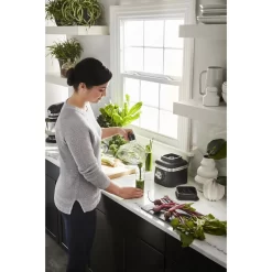 KitchenAid KSB4027 K400 Variable Speed Blender - Black