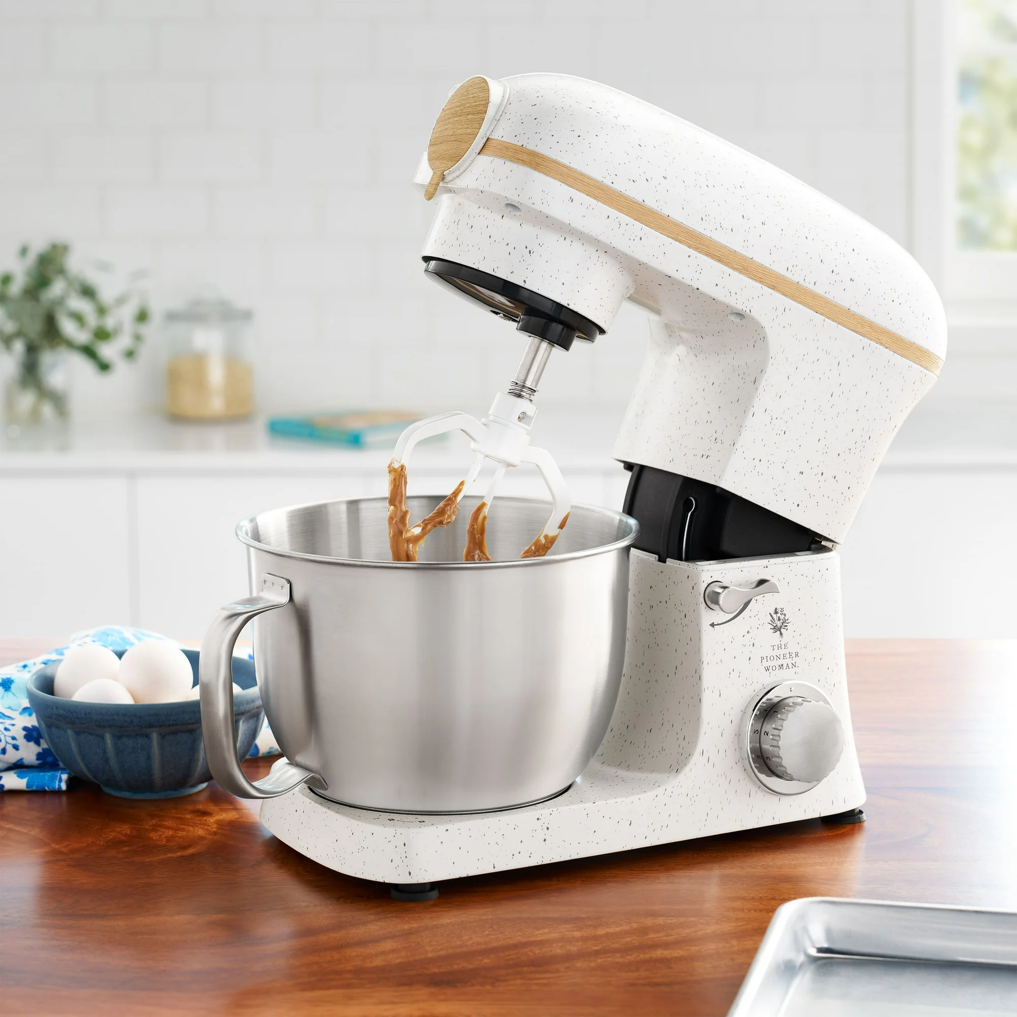 The Pioneer Woman 5 Quart 600W 6-Speed Professional Stand Mixer with Beater, Dough Hook and Whisk-Linen Speckle