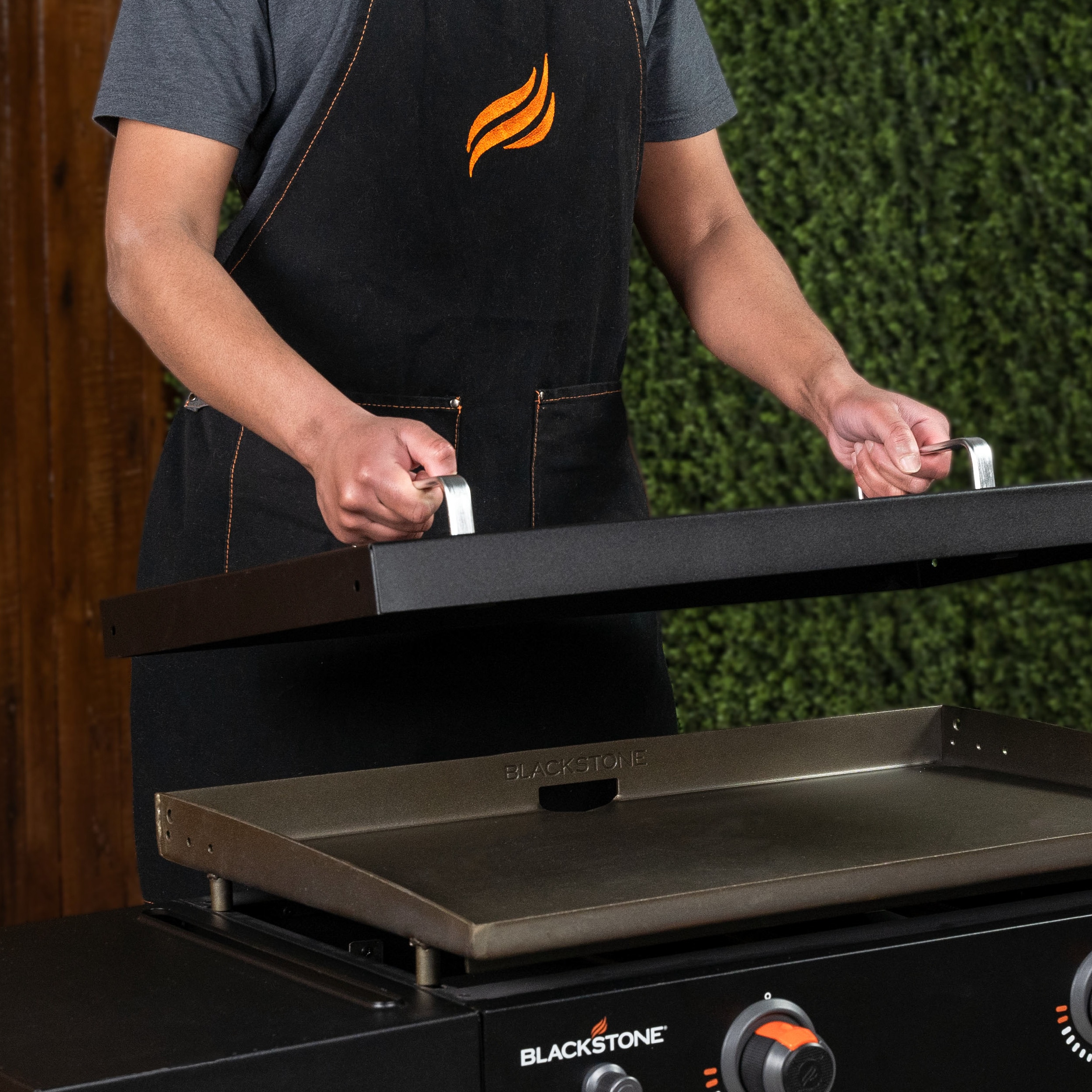 Blackstone 28" Original Griddle with Hard Cover 2 -Burner Liquid propane Flat Top Grill