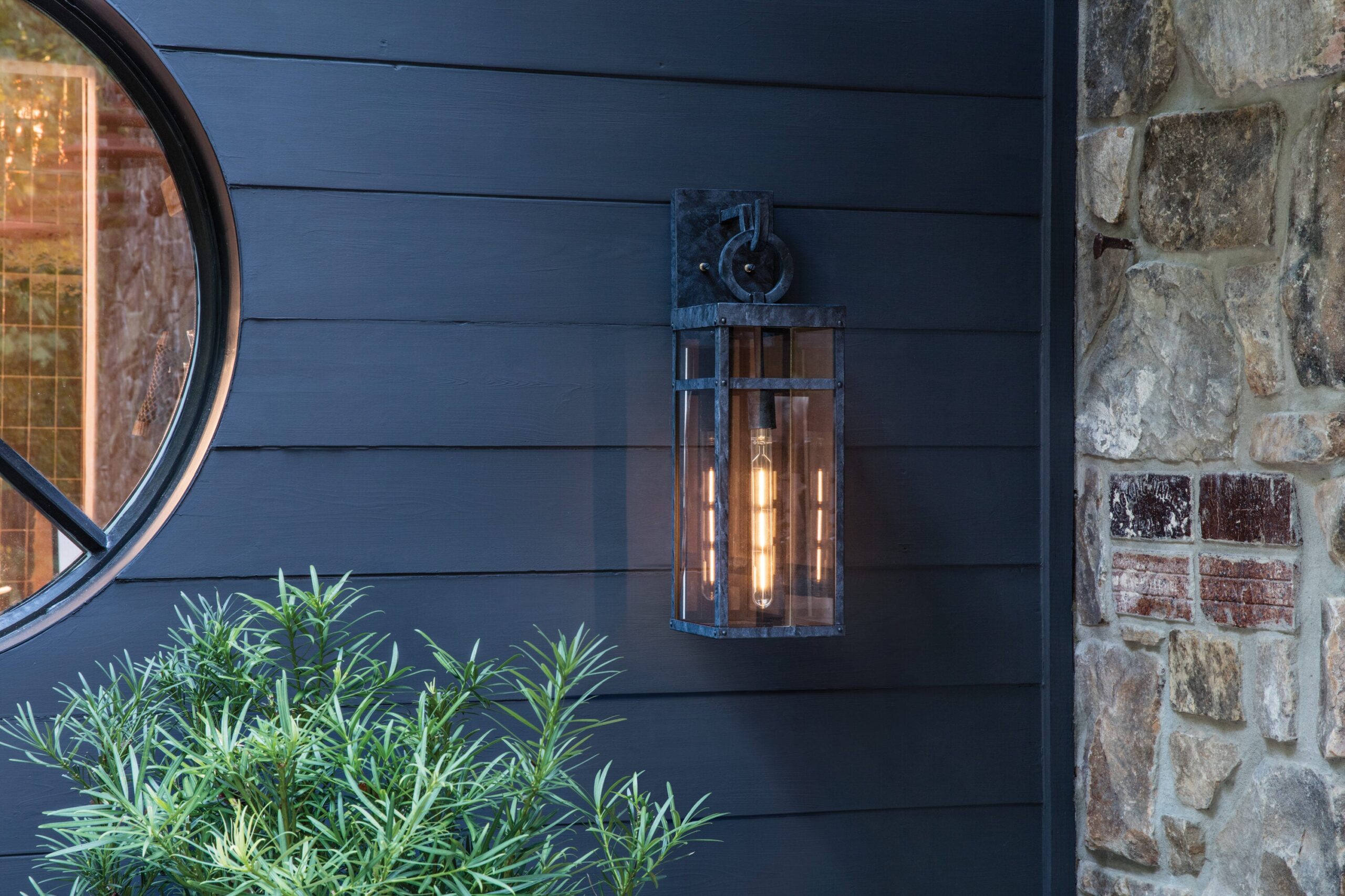 Hinkley Porter 1 -Light 22-in H Antique Black Hardwired Outdoor Wall Light