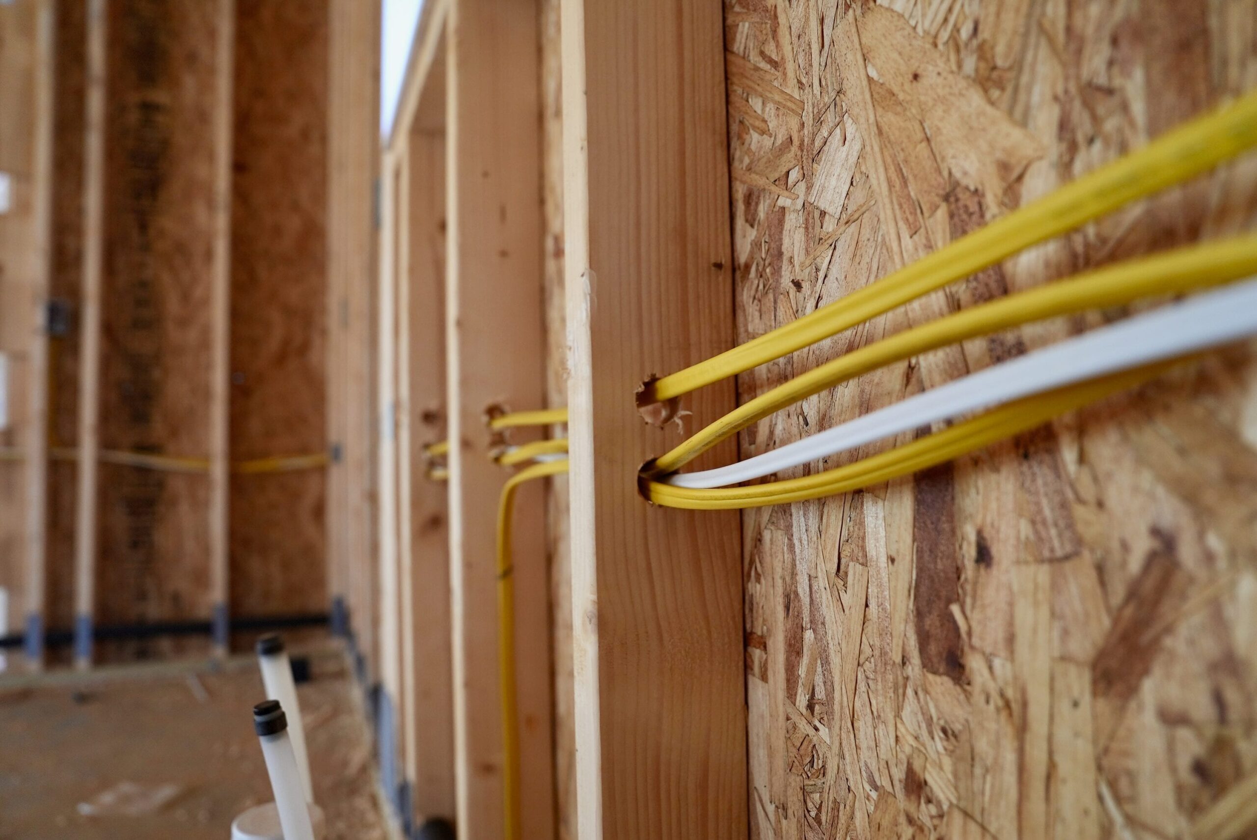 Southwire 1000-Feet 12 / 2 / Romex SIMpull Solid Indoor CU NM-B W/G Individual pack ( By-the-roll )