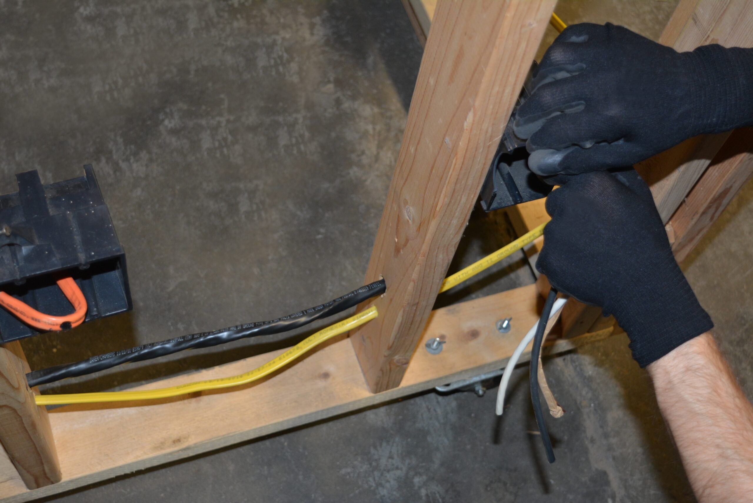 Southwire 125-Feet 6 / 2 / Romex SIMpull Stranded Indoor CU NM-B W/G Individual pack ( By-the-roll )