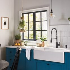 Moen Edwyn Matte Black Single Handle Deck-mount Pull-down Kitchen Faucet with Sprayer ( Deck Plate Included ) (Soap Dispenser Included)