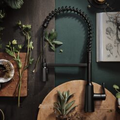 Moen Edwyn Matte Black Single Handle Deck-mount Pull-down Kitchen Faucet with Sprayer ( Deck Plate Included ) (Soap Dispenser Included)