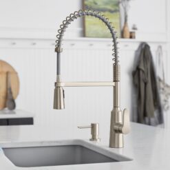 Moen Edwyn Spot Resist Stainless Single Handle Deck-mount Pull-down Kitchen Faucet with Sprayer ( Deck Plate Included ) (Soap Dispenser Included)