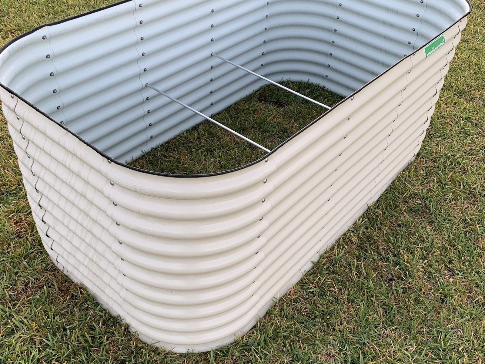 Vego Garden 24-Inches W x 96-Inches L x 32-Inches H Pearl White Metal Raised Garden Bed