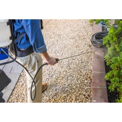 Kobalt 4-Gallon 40-volt Battery Operated Plastic Pump Sprayer (Bare Tool) Charger Not Included