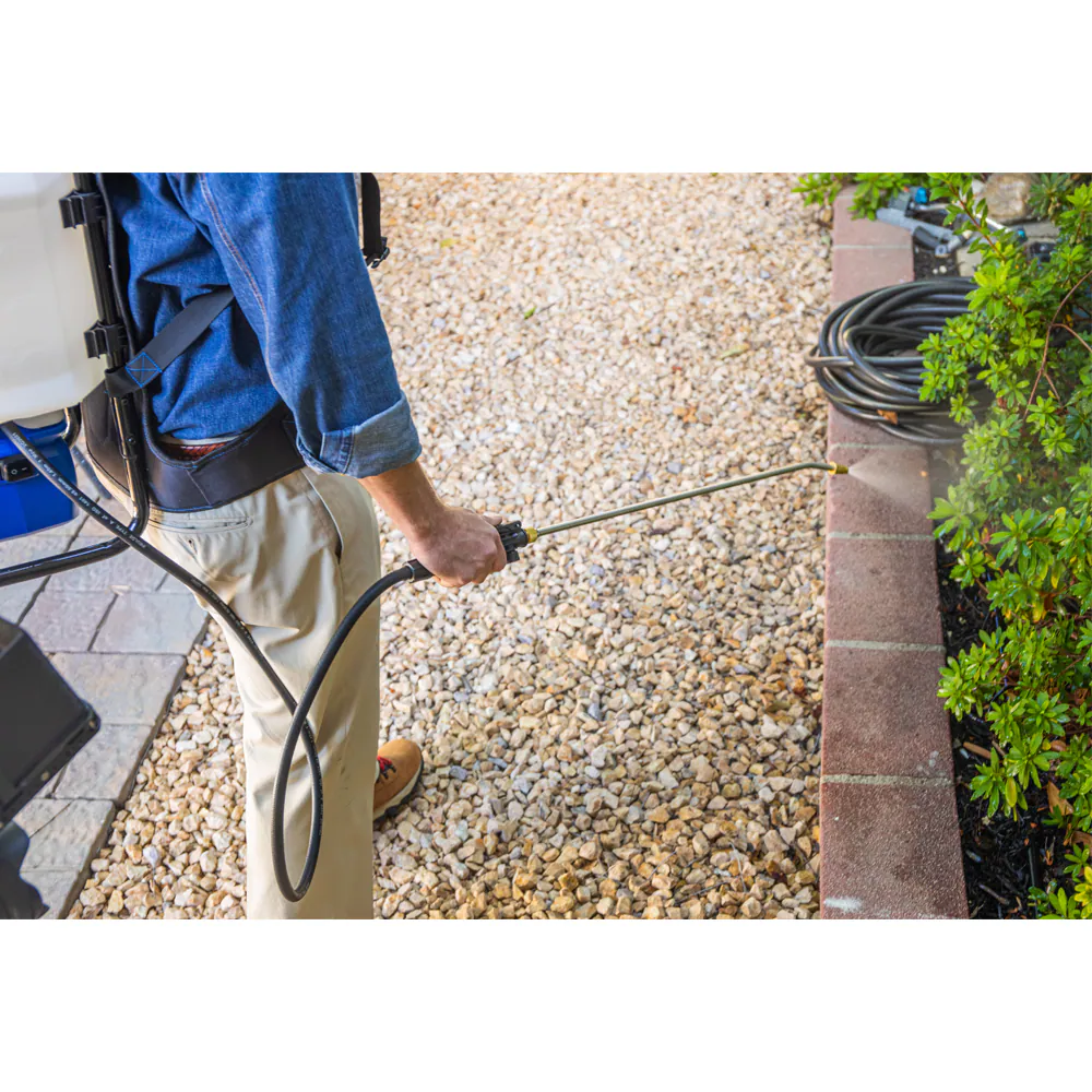 Kobalt 4-Gallon 40-volt Battery Operated Plastic Pump Sprayer (Bare Tool) Charger Not Included