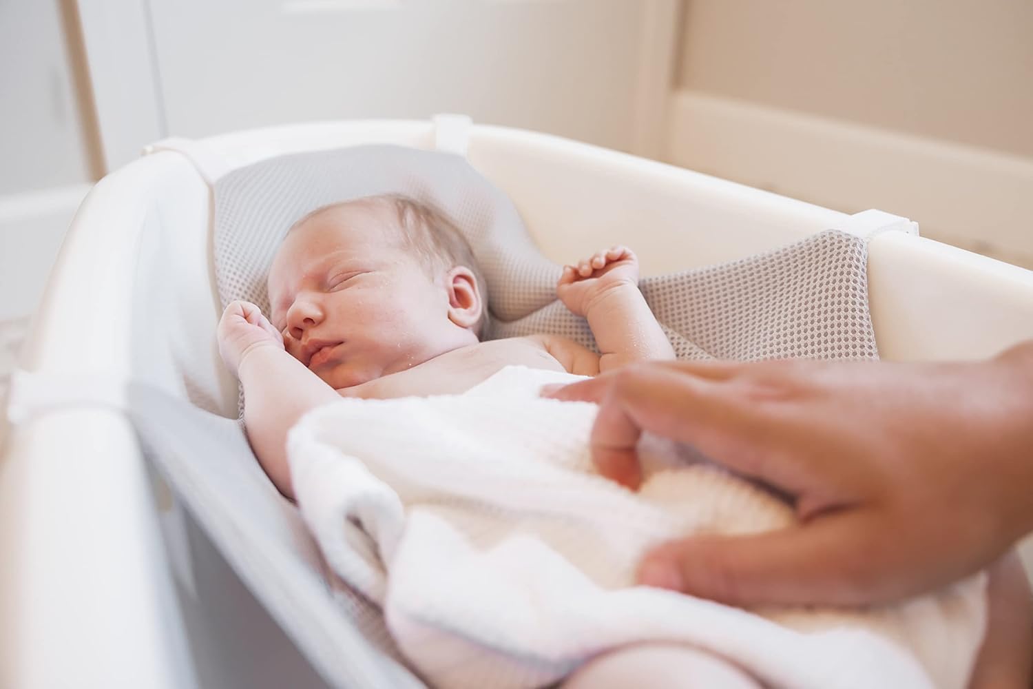 Regalo Baby Basics 3-in-1 Grow with Me Bath Tub, Award Winning Brand, Adjustable As Your Baby Grows, White