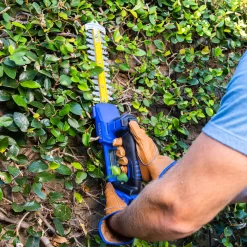 Kobalt 24-volt 8-in Battery Hedge Trimmer 2 Ah (Battery and Charger Included)