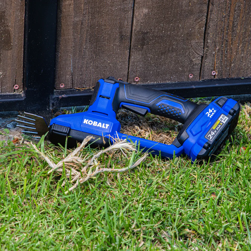 Kobalt 24-volt 8-in Battery Hedge Trimmer 2 Ah (Battery and Charger Included)