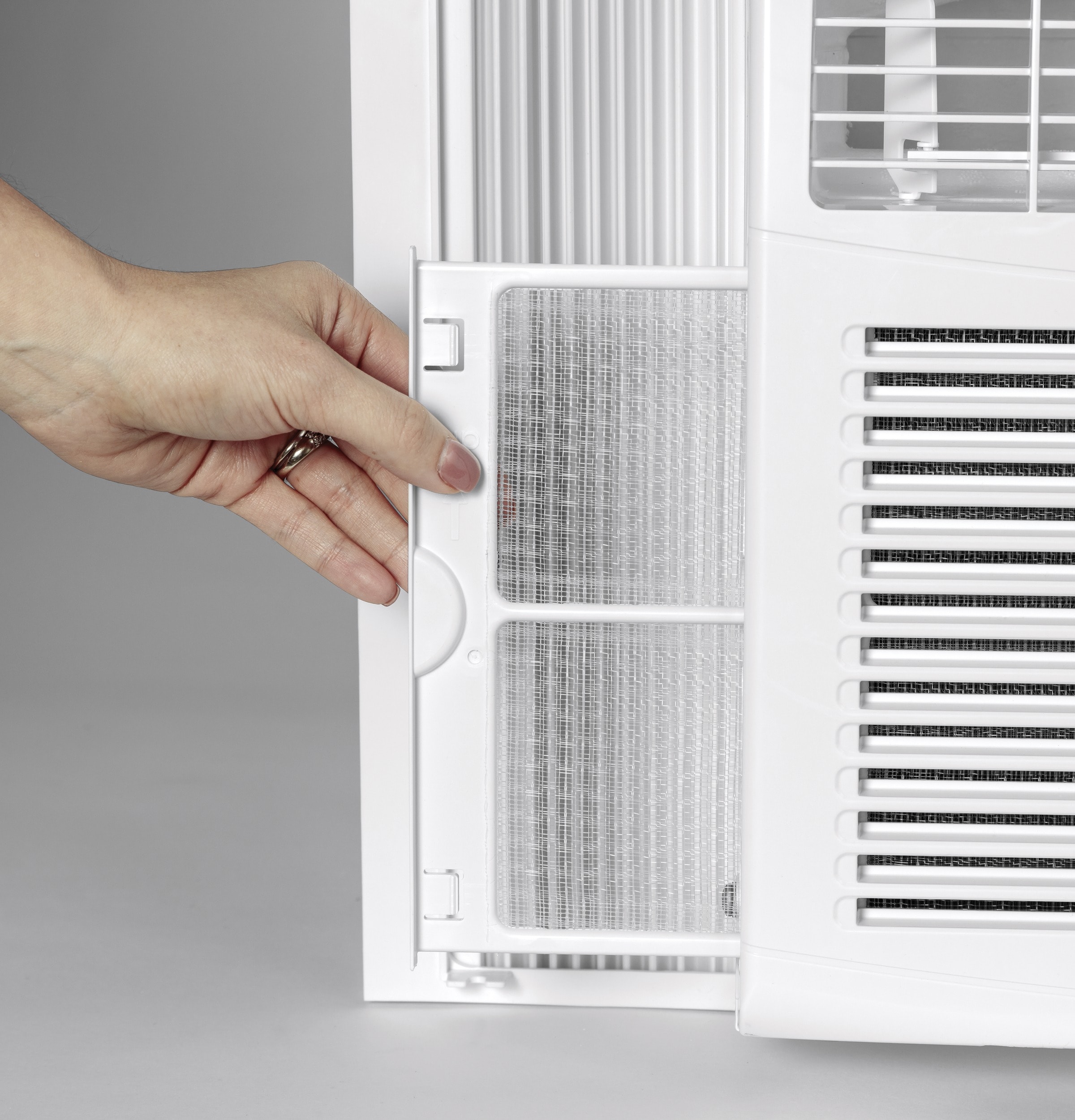 GE 150-sq ft Window Air Conditioner ( 115-Volt , 5050-BTU )