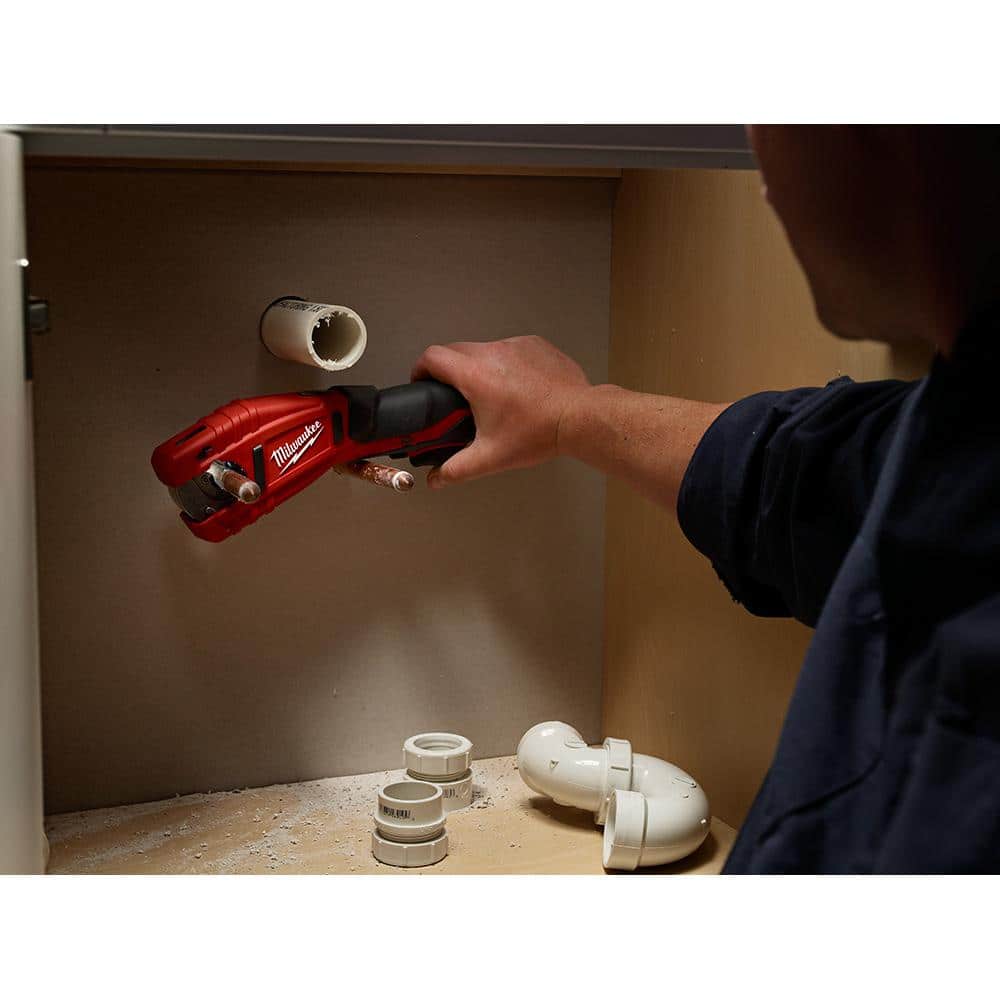 Milwaukee M12 12V Lithium-Ion Cordless Copper Tubing Cutter Kit with 1.5 Ah Battery, Charger and Hard Case 2471-21
