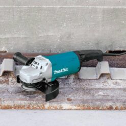 Makita 9 in. Angle Grinder GA9060