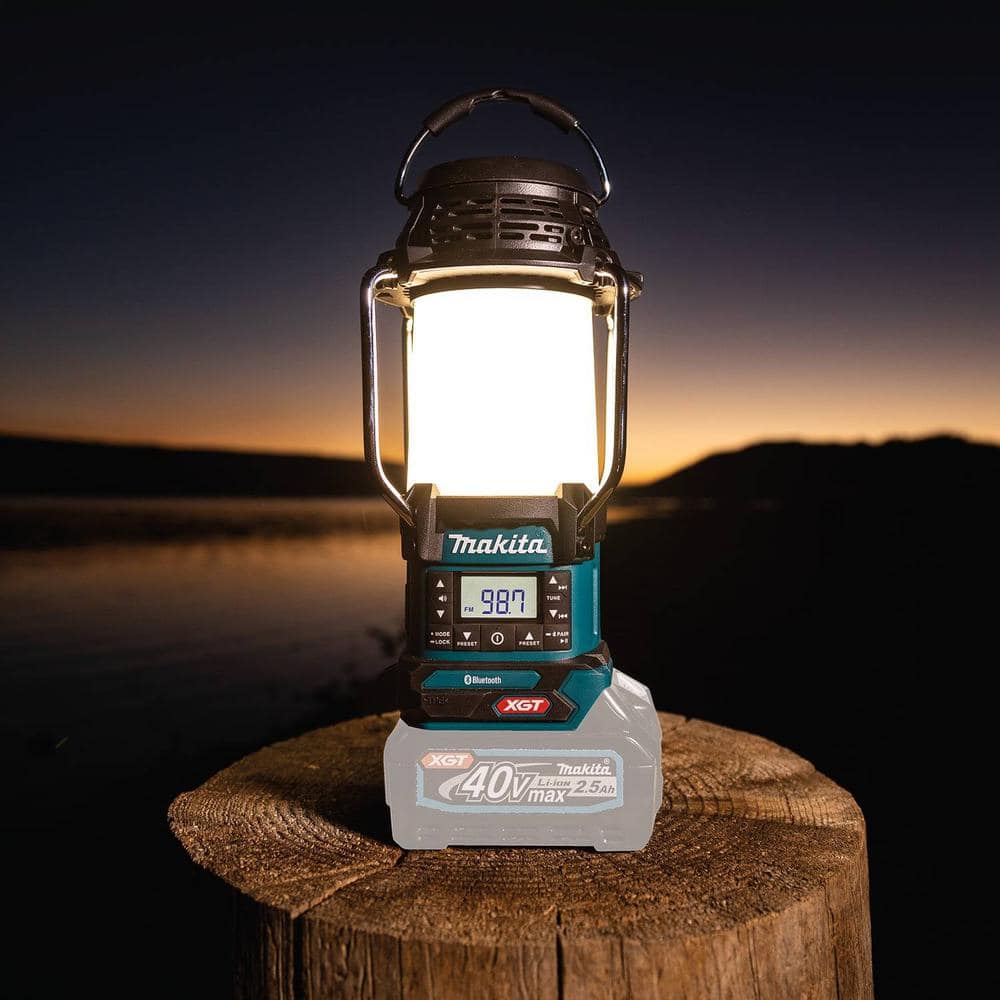 Makita 40V max XGT Cordless Lantern with Radio, Tool Only GRM04