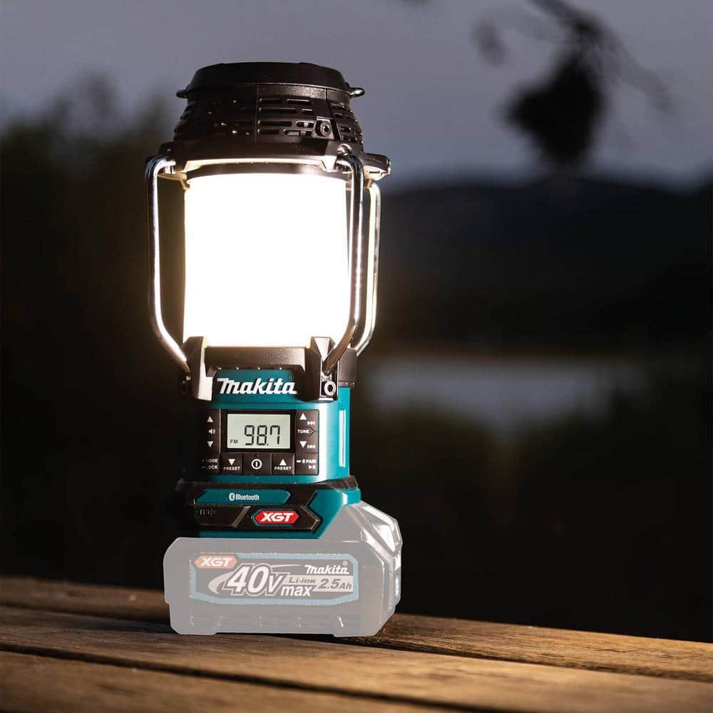 Makita 40V max XGT Cordless Lantern with Radio, Tool Only GRM04