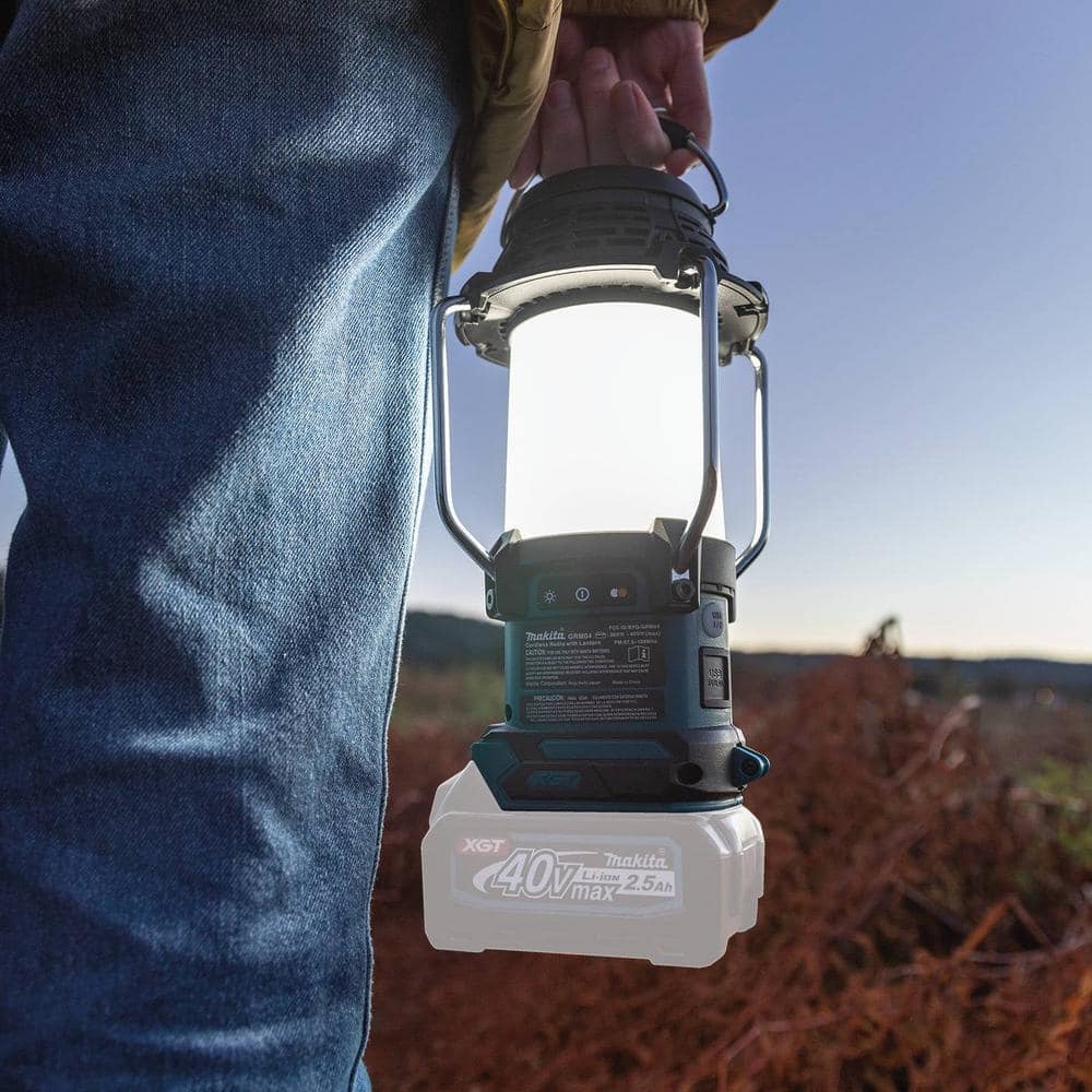 Makita 40V max XGT Cordless Lantern with Radio, Tool Only GRM04