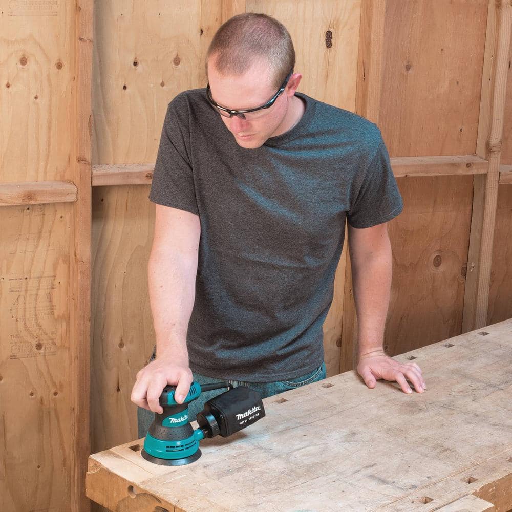 Makita 3 Amp 5 in. Corded Palm Grip Random Orbital Sander with Dust Bag, Hard Case BO5030K