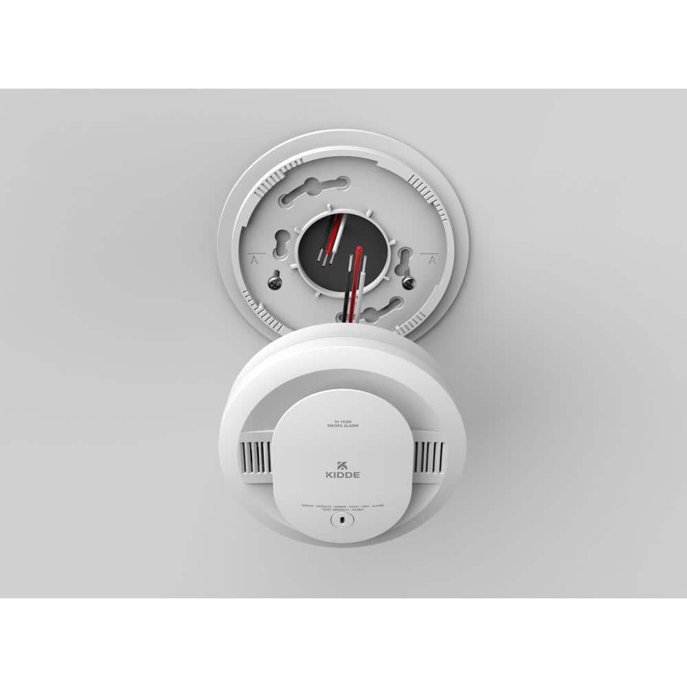 Kidde Hardwired Smoke Detector with 10-Year Battery Backup, Voice Alerts, Interconnectable and LED Warning Lights 21033154