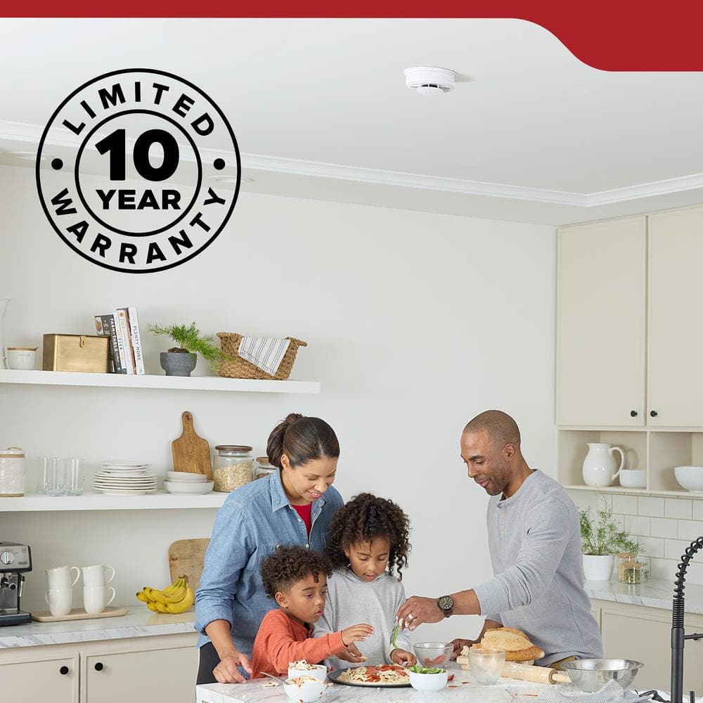 Kidde Hardwired Smoke Detector with 10-Year Battery Backup, Voice Alerts, Interconnectable and LED Warning Lights 21033154
