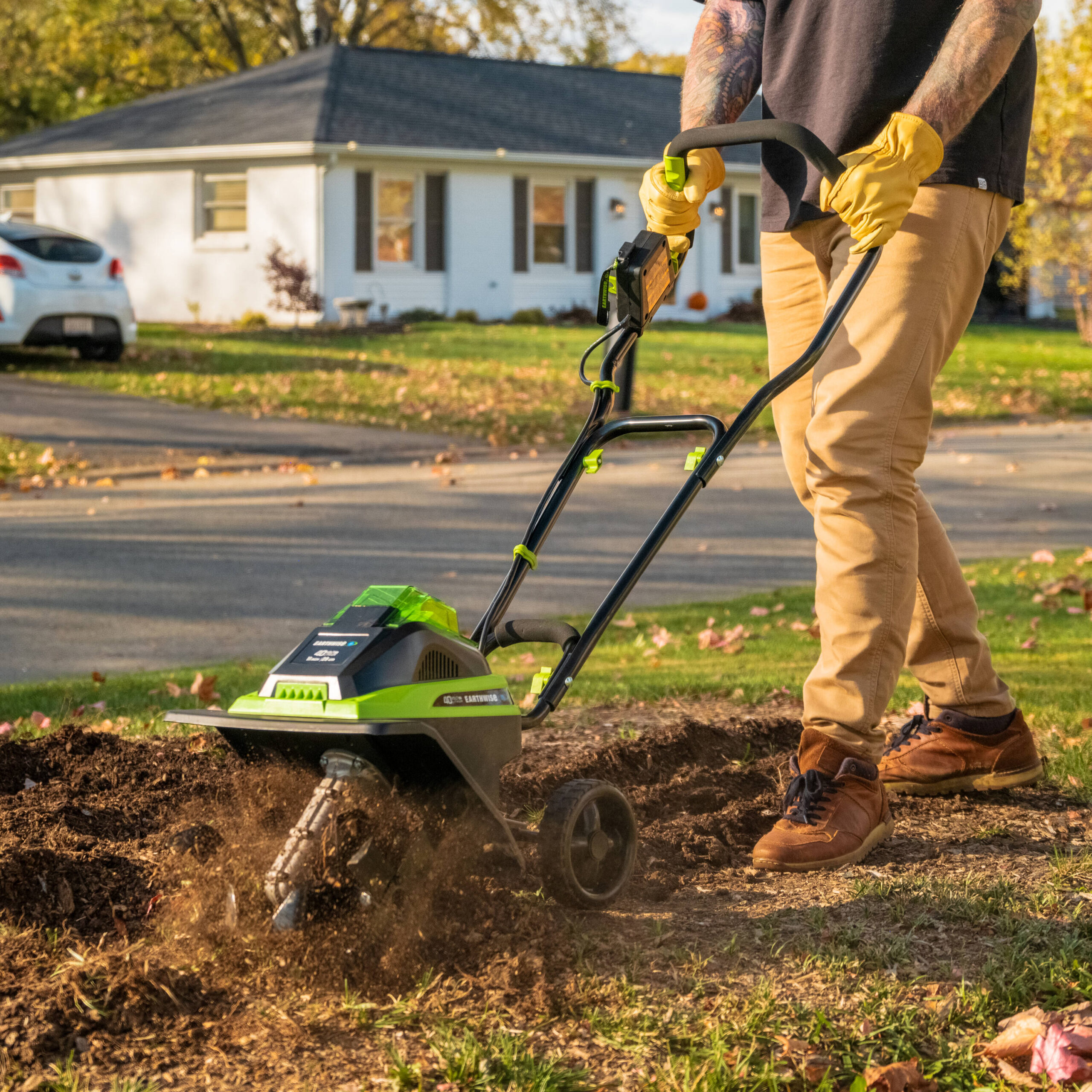 Earthwise 40 Forward-rotating Cordless Electric Cultivator ( Charger Included )