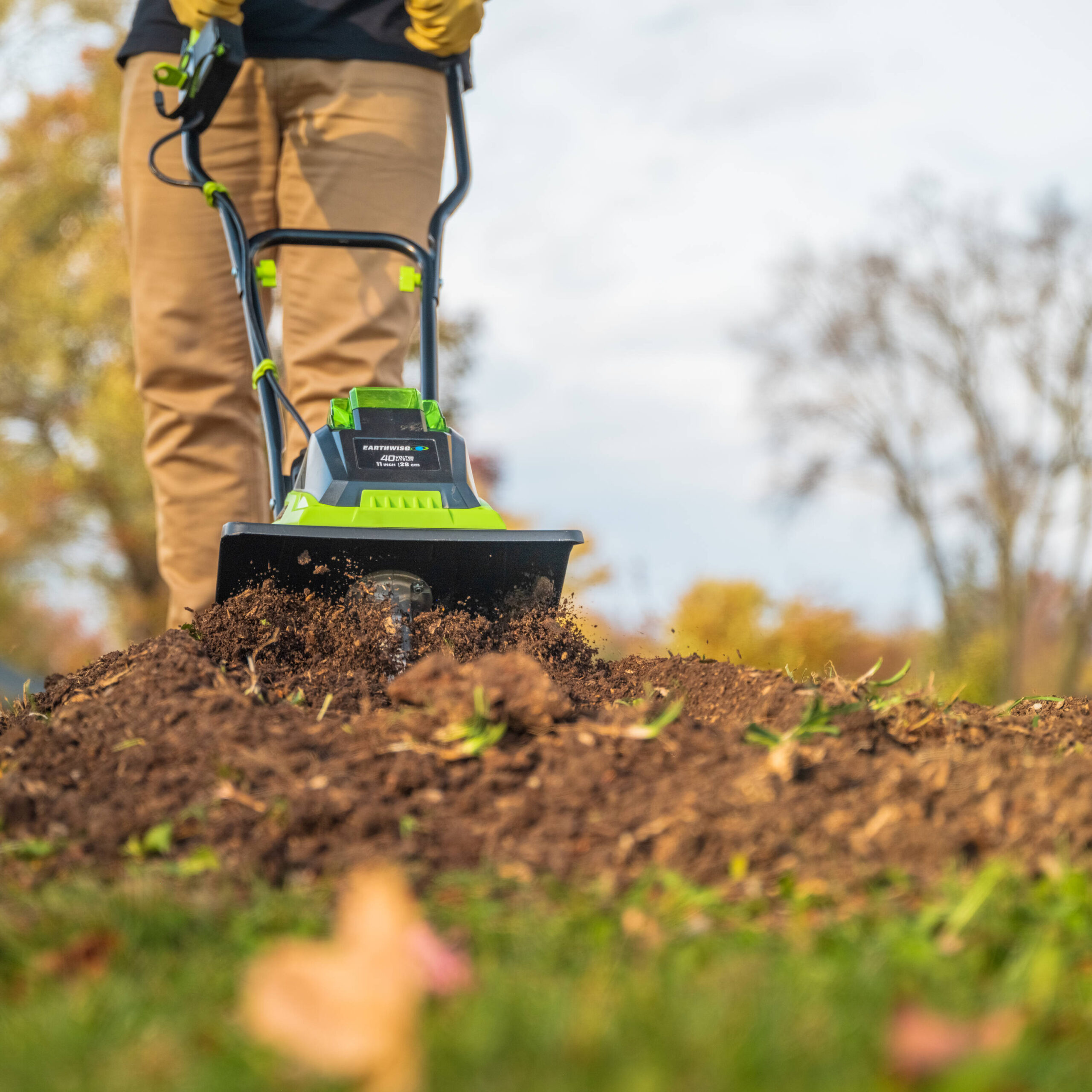 Earthwise 40 Forward-rotating Cordless Electric Cultivator ( Charger Included )