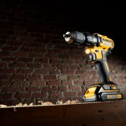 DEWALT 20-volt Max 1/2-in Brushless Cordless Drill 2 -Batteries Included (Soft Bag Included)