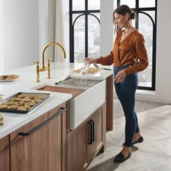 Ruvati Fiore Farmhouse apron front 33-Inches x 18 Fireclay Single bowl Workstation Kitchen Sink