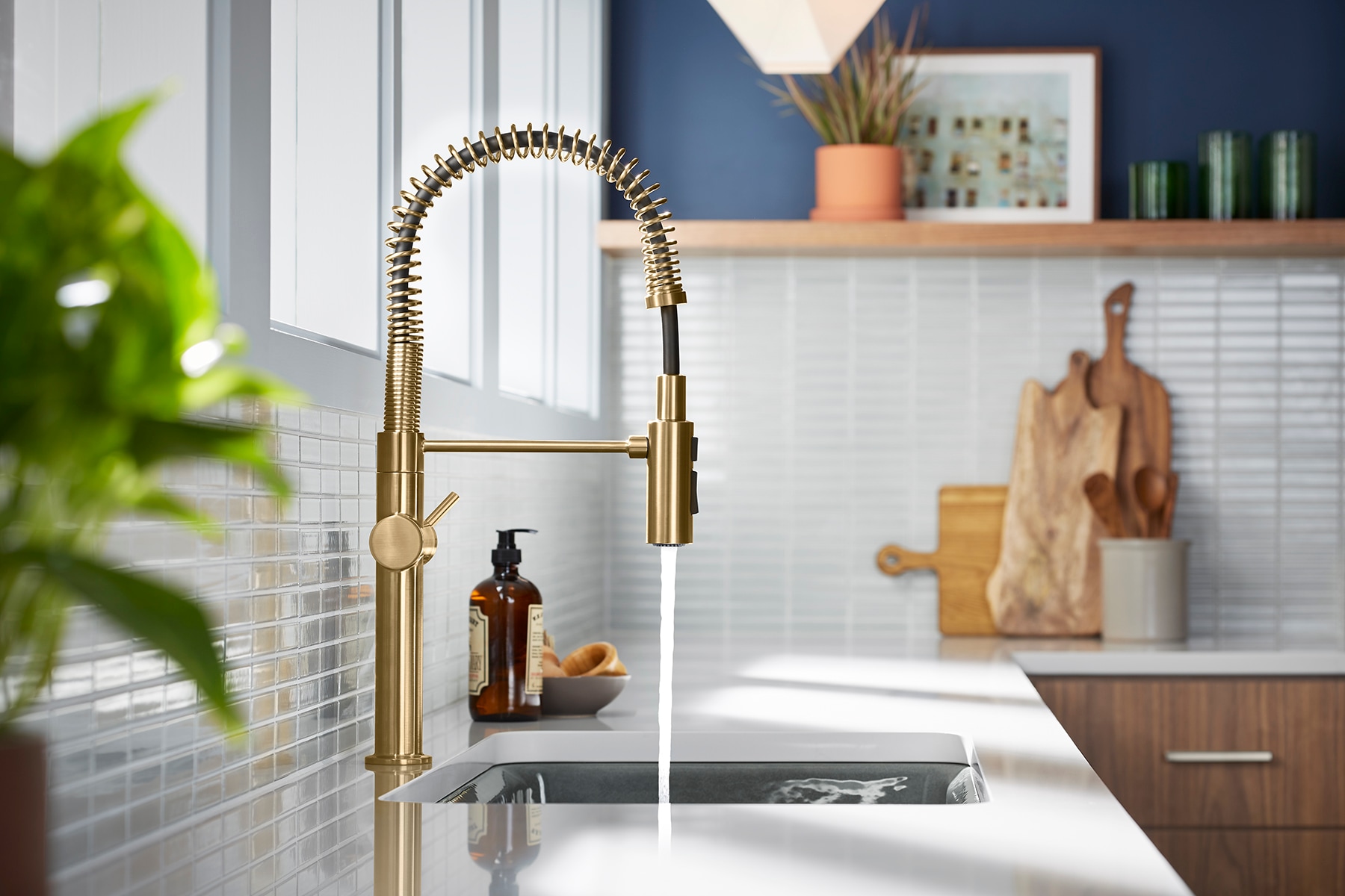 KOHLER Crue Pre-Rinse Spring Vibrant Brushed Moderne Brass Single Handle Deck-mount Pull-down Kitchen Faucet with Sprayer ( Deck Plate Included )