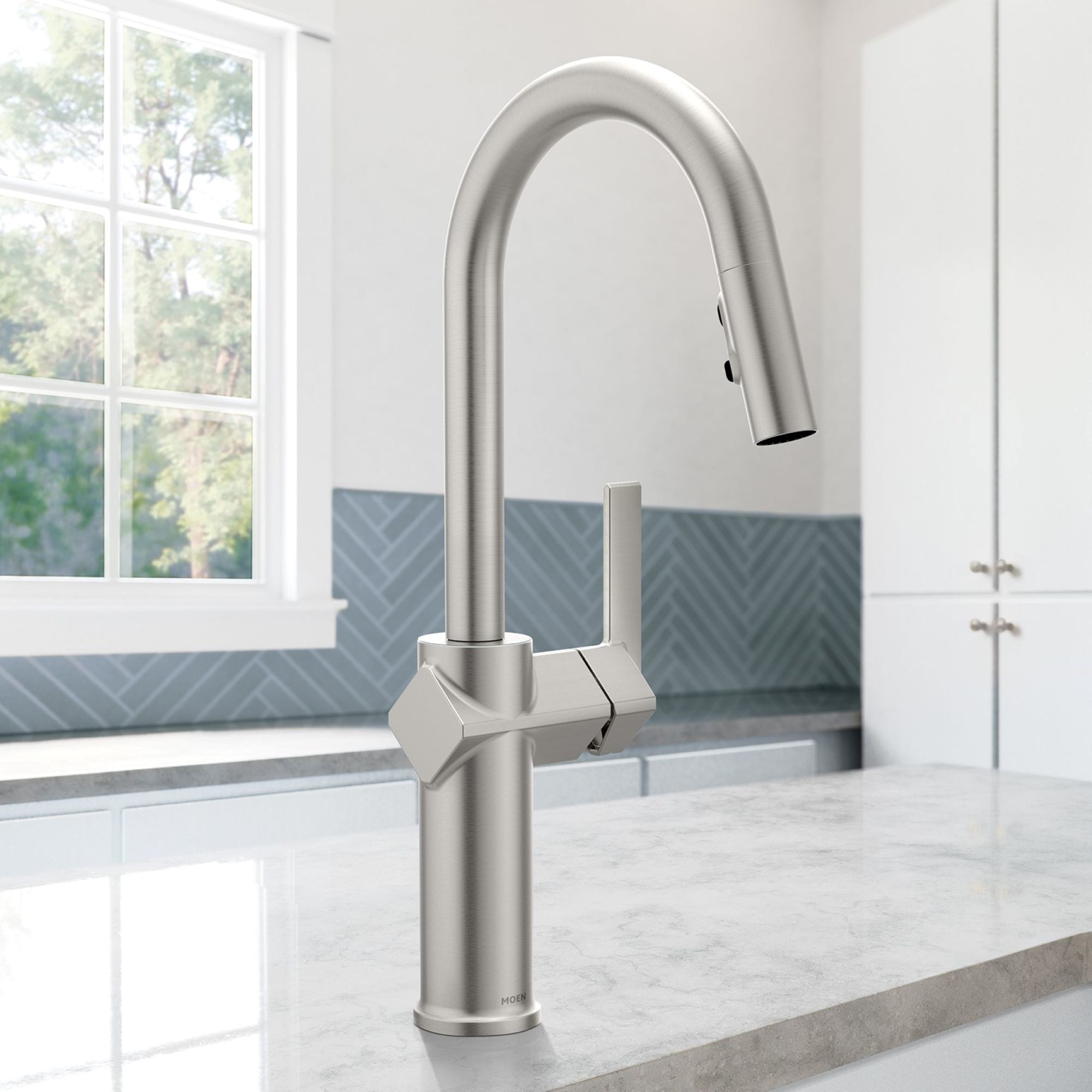 Moen Joric Spot Resist Stainless Single Handle Deck-mount Pull-down Kitchen Faucet with Sprayer ( Deck Plate Included )