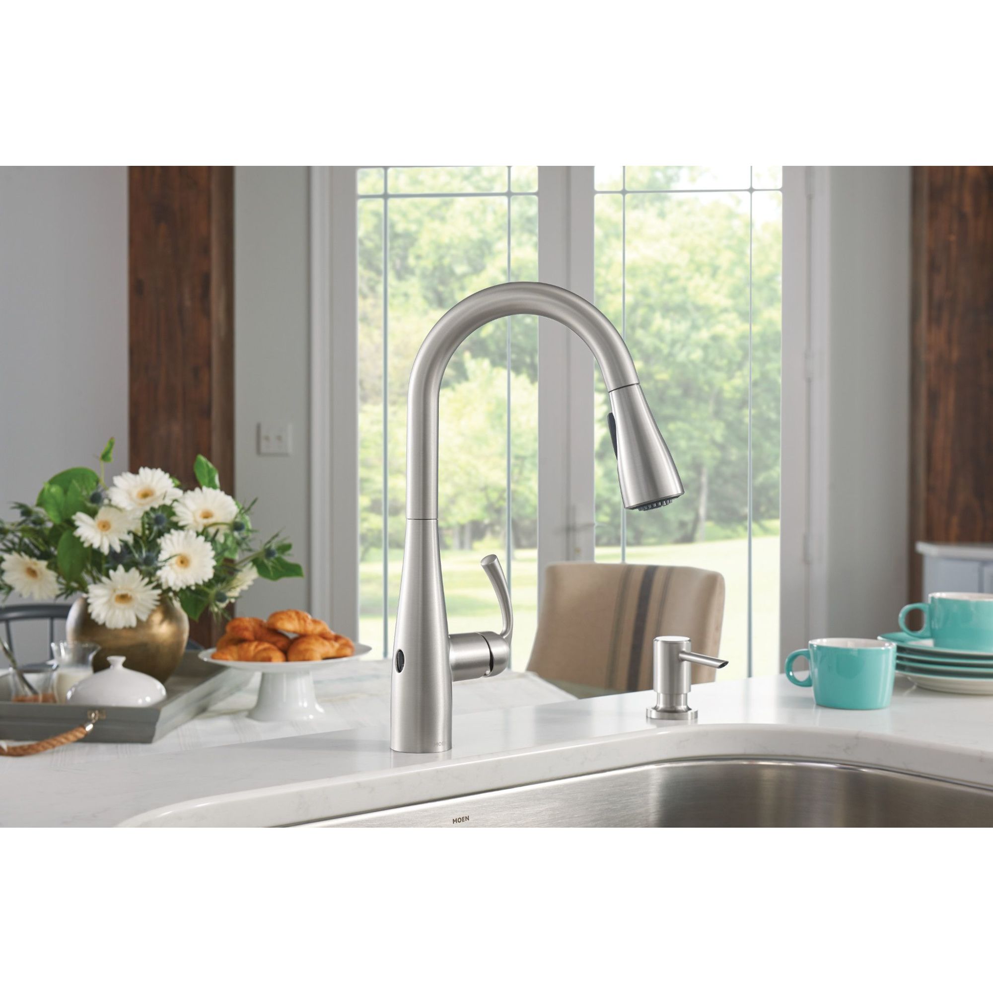 Moen Essie Spot Resist Stainless Single Handle Deck-mount Touchless Pull-down Kitchen Faucet with Sprayer (Soap Dispenser Included)