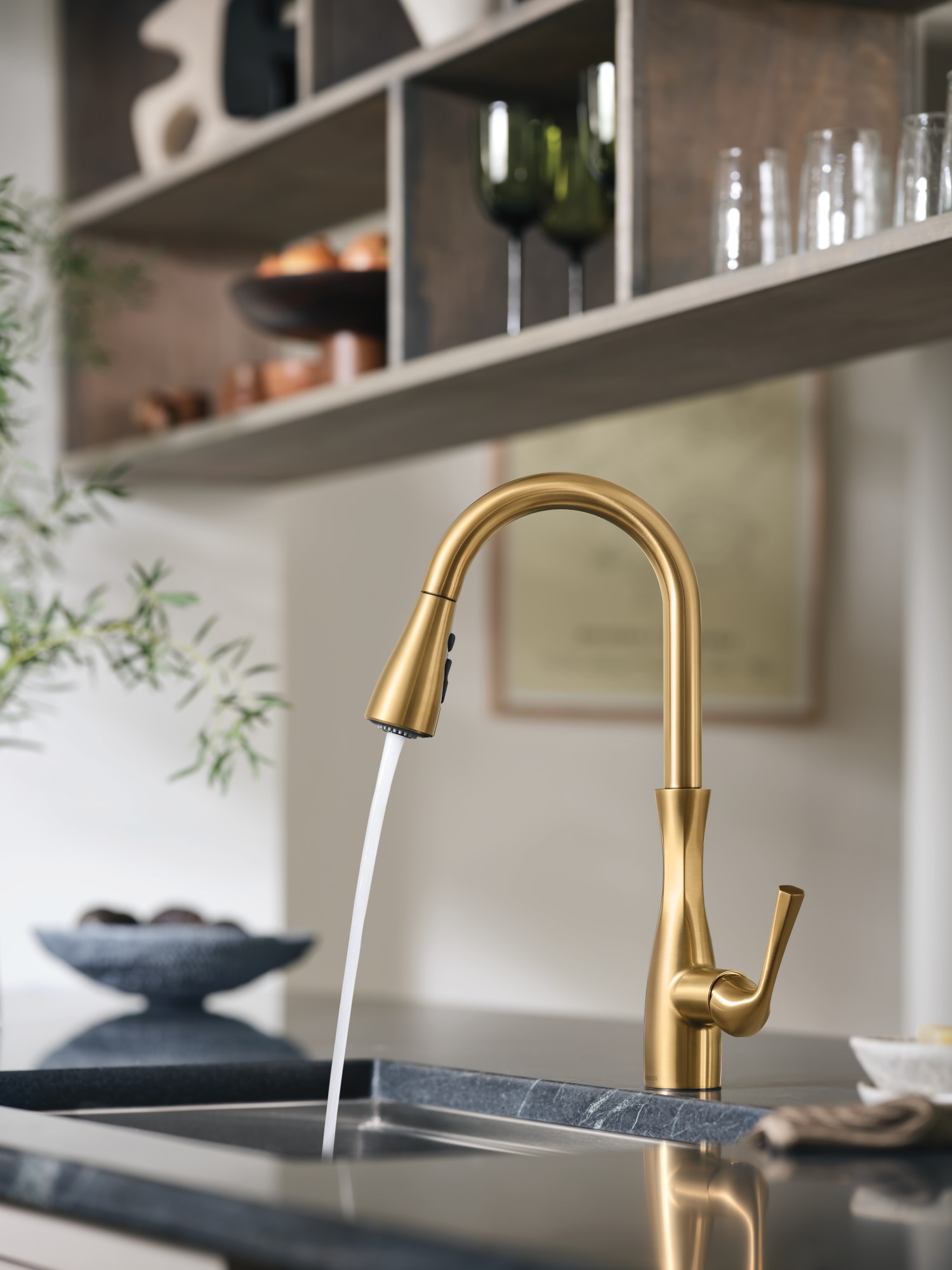 Moen Arlia Brushed Gold Single Handle Deck-mount Pull-down Kitchen Faucet with Sprayer ( Deck Plate Included )