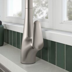 KOHLER Leto Vibrant Stainless Single Handle Deck-mount Pull-down Kitchen Faucet with Sprayer ( Deck Plate Included )