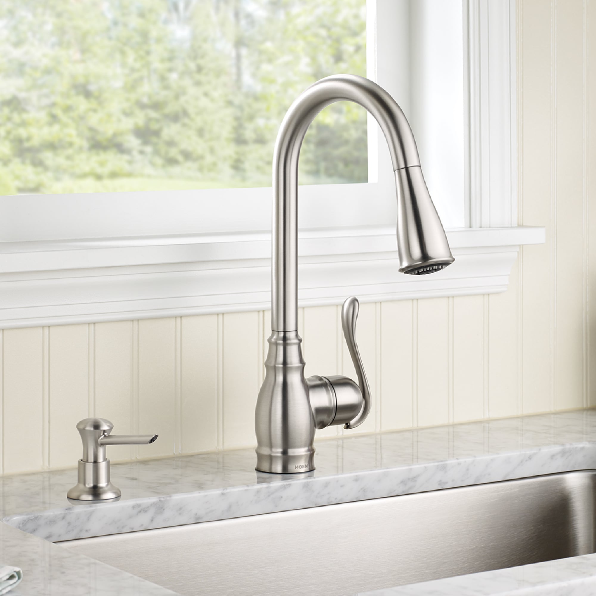 Moen Anabelle Spot Resist Stainless Single Handle Deck-mount Pull-down Kitchen Faucet with Sprayer ( Deck Plate Included ) (Soap Dispenser Included)