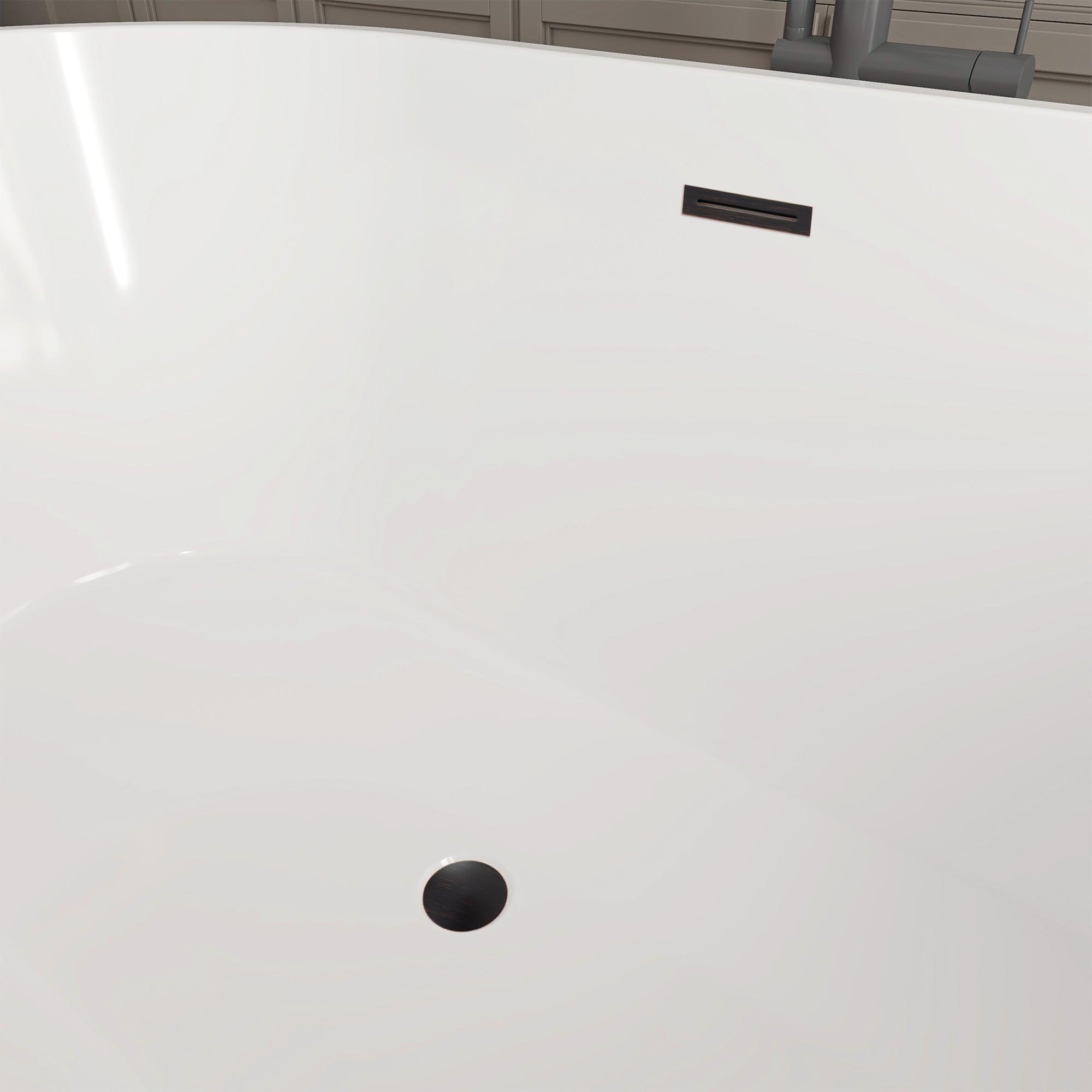 Vanity Art 29.5-in x 59-in White/Oil Rubbed Bronze Acrylic Oval Freestanding Soaking bathtub ( Center Drain )