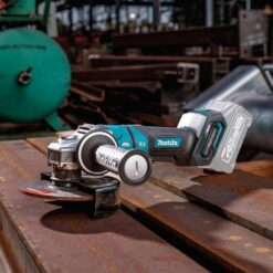 Makita 40-Volt Maximum XGT Brushless Cordless 4-1/2/6 in. Paddle Switch Angle Grinder, with Electric Brake, Tool Only GAG14Z