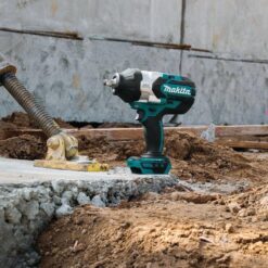 Makita 18V LXT Lithium-Ion Brushless Cordless High Torque 1/2 in. 3-Speed Drive Impact Wrench (Tool-Only) XWT08Z